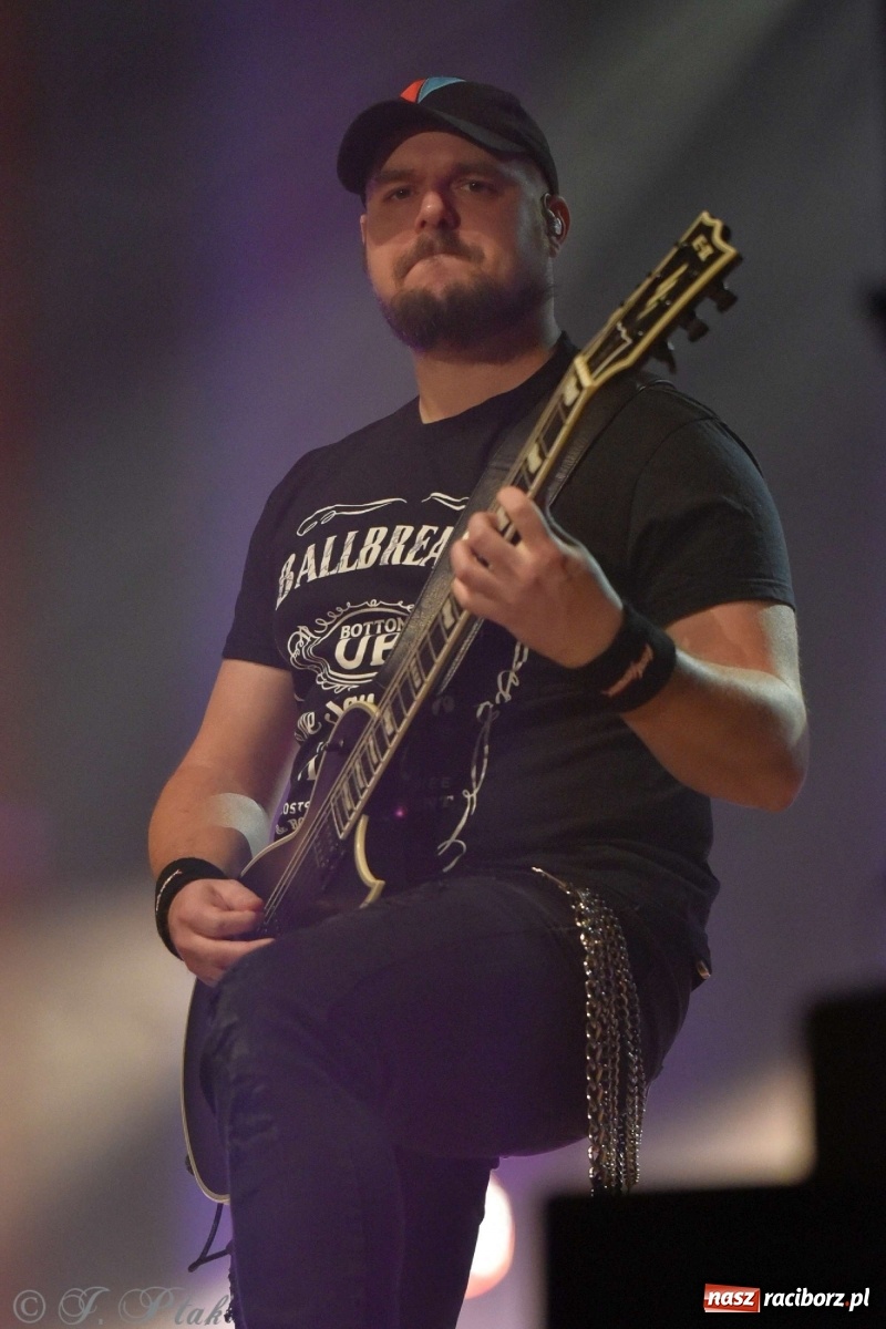 Zdjęcie w galerii na portalu naszraciborz.pl: NOCNY KOCHANEK w Raciborzu. Mocne brzmienie na deskach RCK wiadomości z regionu