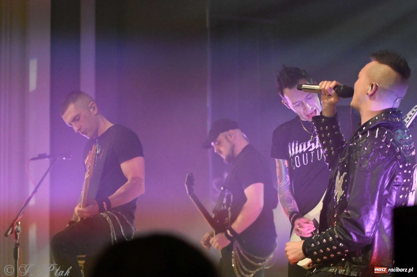 Zdjęcie w galerii na portalu naszraciborz.pl: NOCNY KOCHANEK w Raciborzu. Mocne brzmienie na deskach RCK wiadomości z regionu