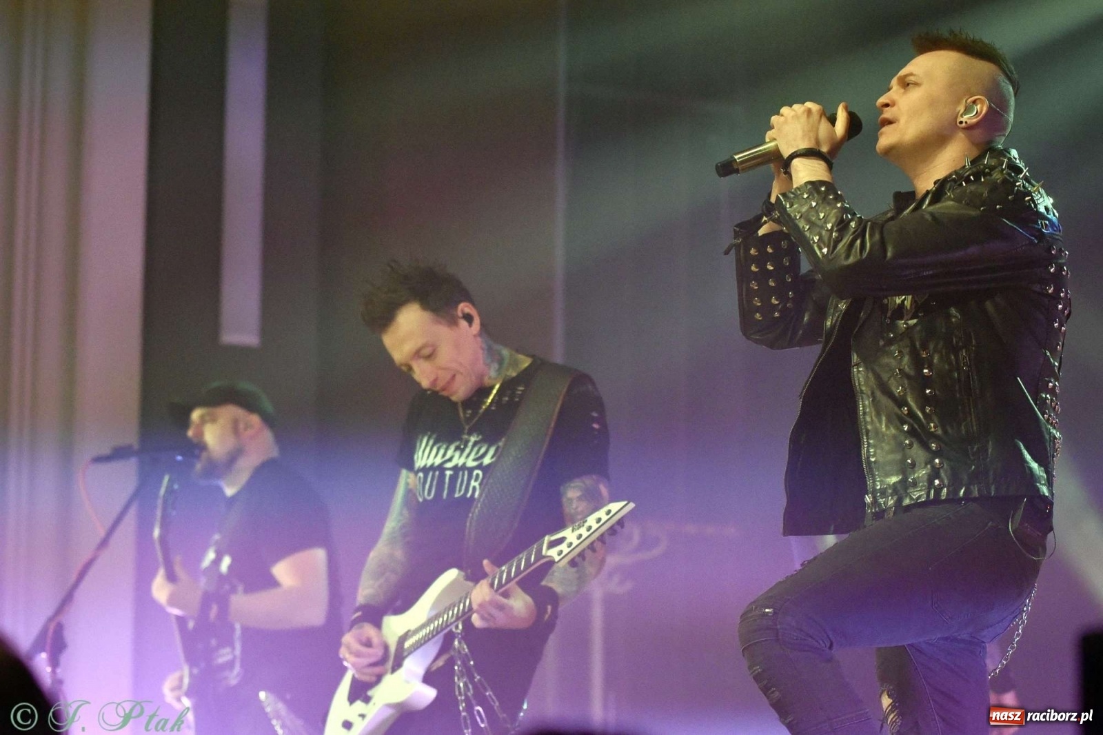 Zdjęcie w galerii na portalu naszraciborz.pl: NOCNY KOCHANEK w Raciborzu. Mocne brzmienie na deskach RCK wiadomości z regionu