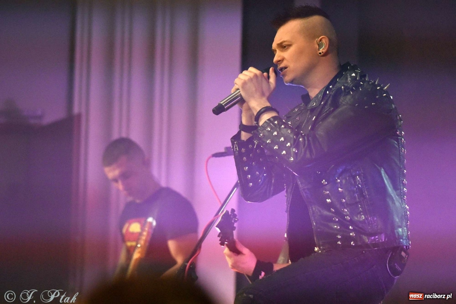 Zdjęcie w galerii na portalu naszraciborz.pl: NOCNY KOCHANEK w Raciborzu. Mocne brzmienie na deskach RCK wiadomości z regionu