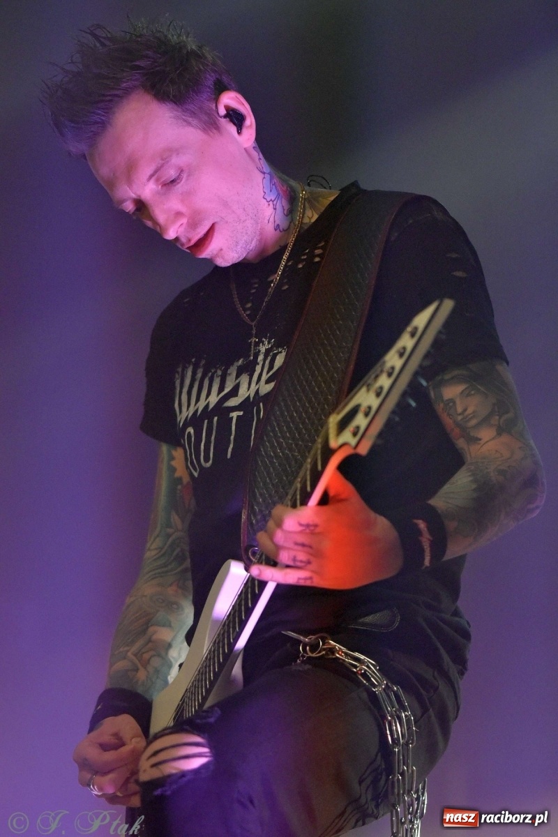 Zdjęcie w galerii na portalu naszraciborz.pl: NOCNY KOCHANEK w Raciborzu. Mocne brzmienie na deskach RCK wiadomości z regionu