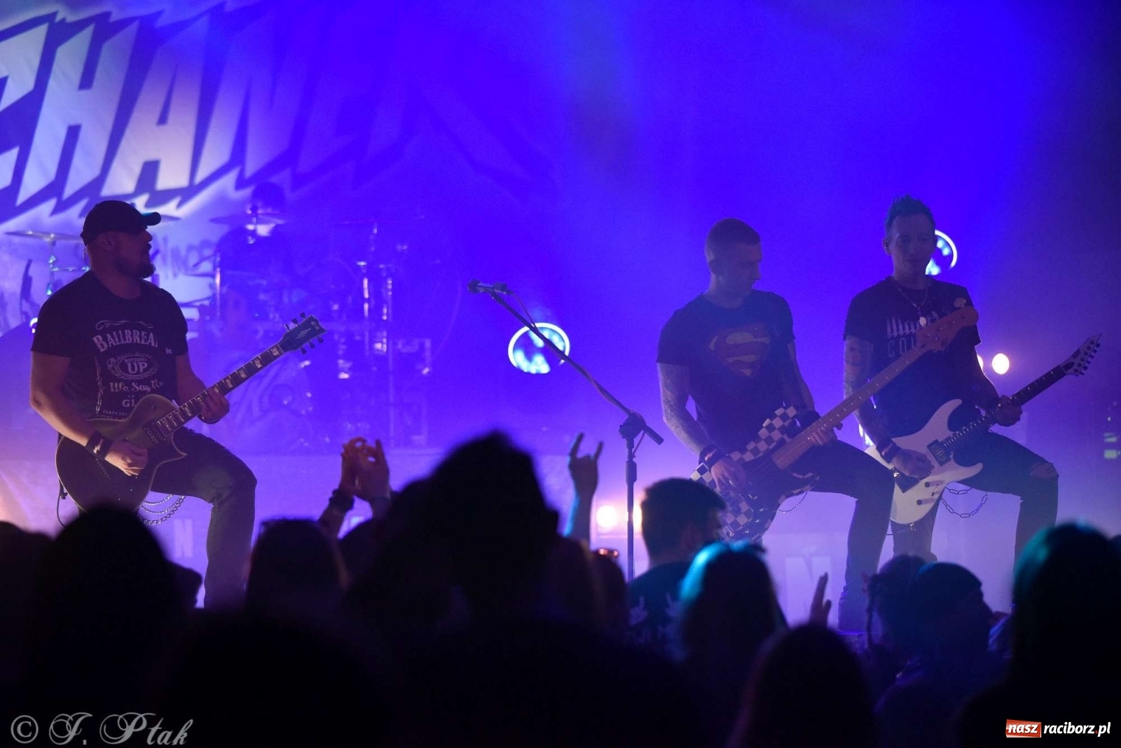 Zdjęcie w galerii na portalu naszraciborz.pl: NOCNY KOCHANEK w Raciborzu. Mocne brzmienie na deskach RCK wiadomości z regionu