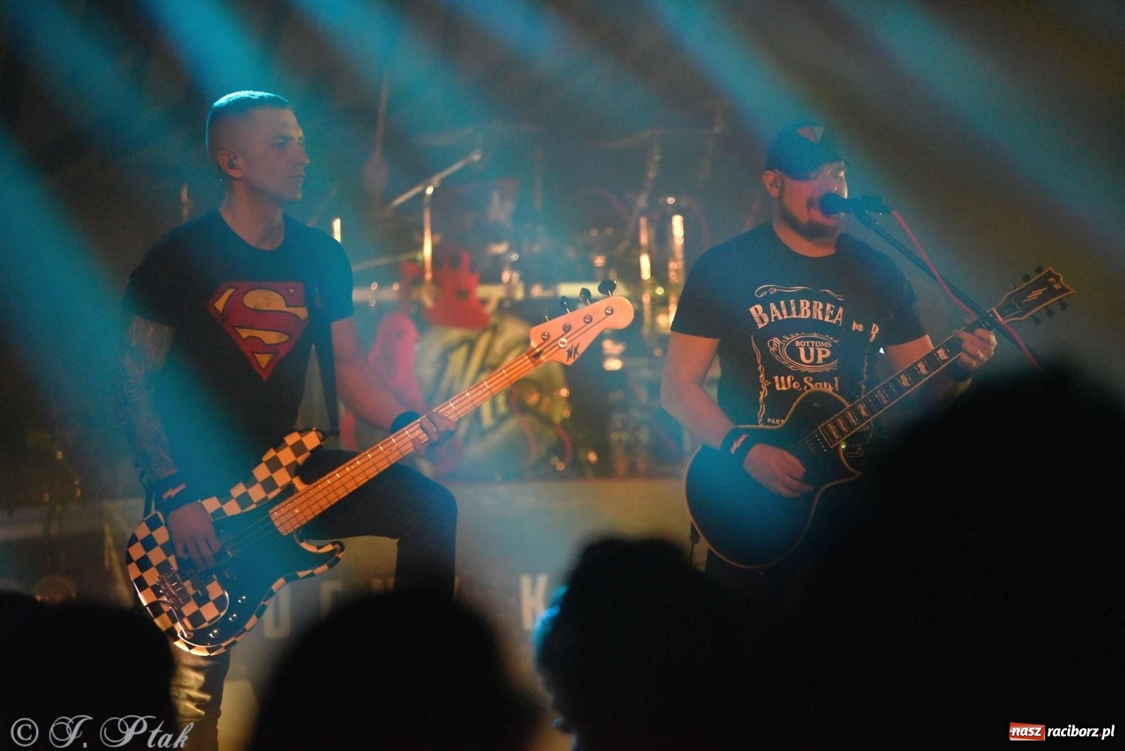 Zdjęcie w galerii na portalu naszraciborz.pl: NOCNY KOCHANEK w Raciborzu. Mocne brzmienie na deskach RCK wiadomości z regionu