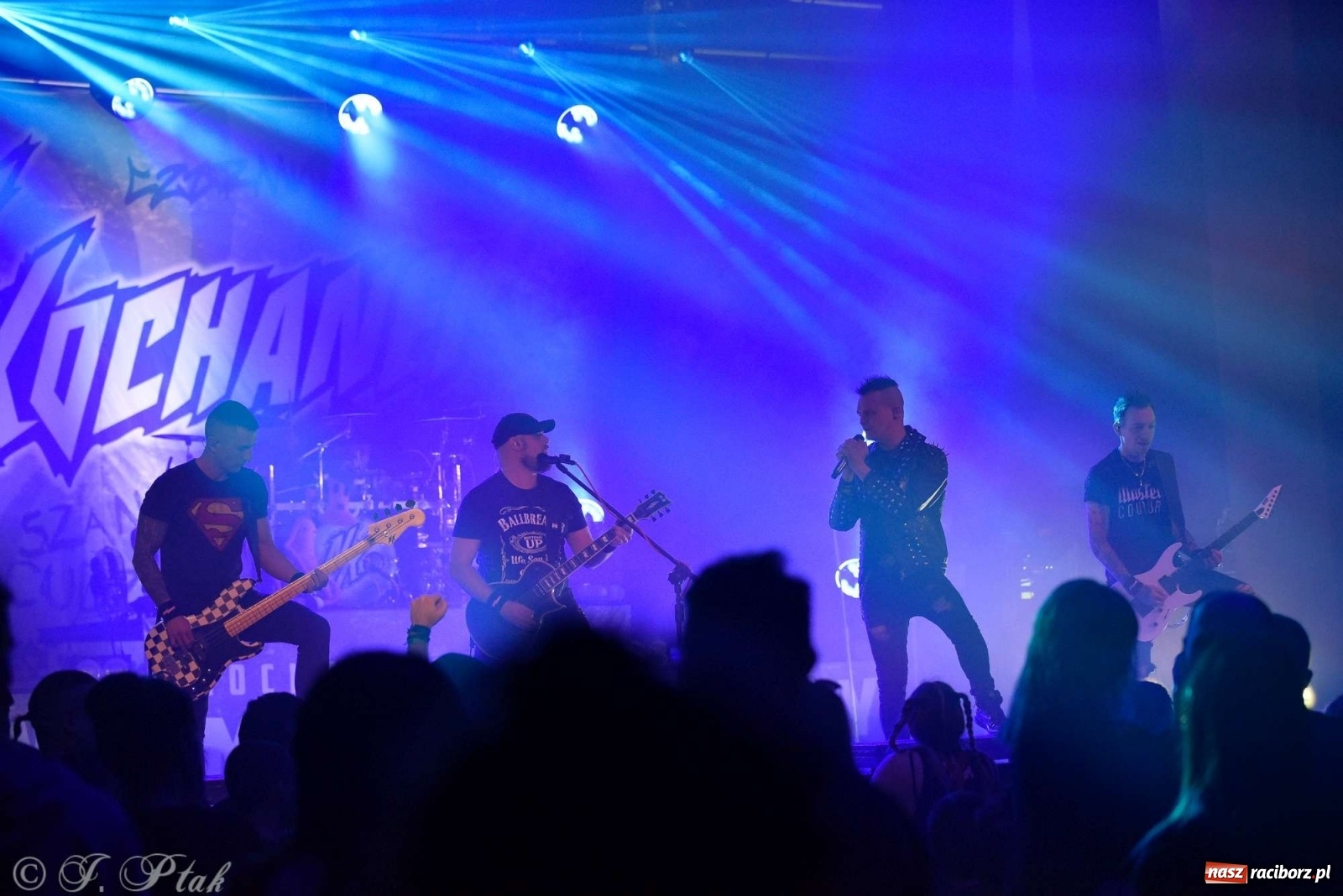 Zdjęcie w galerii na portalu naszraciborz.pl: NOCNY KOCHANEK w Raciborzu. Mocne brzmienie na deskach RCK wiadomości z regionu