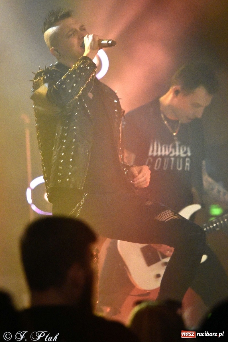 Zdjęcie w galerii na portalu naszraciborz.pl: NOCNY KOCHANEK w Raciborzu. Mocne brzmienie na deskach RCK wiadomości z regionu