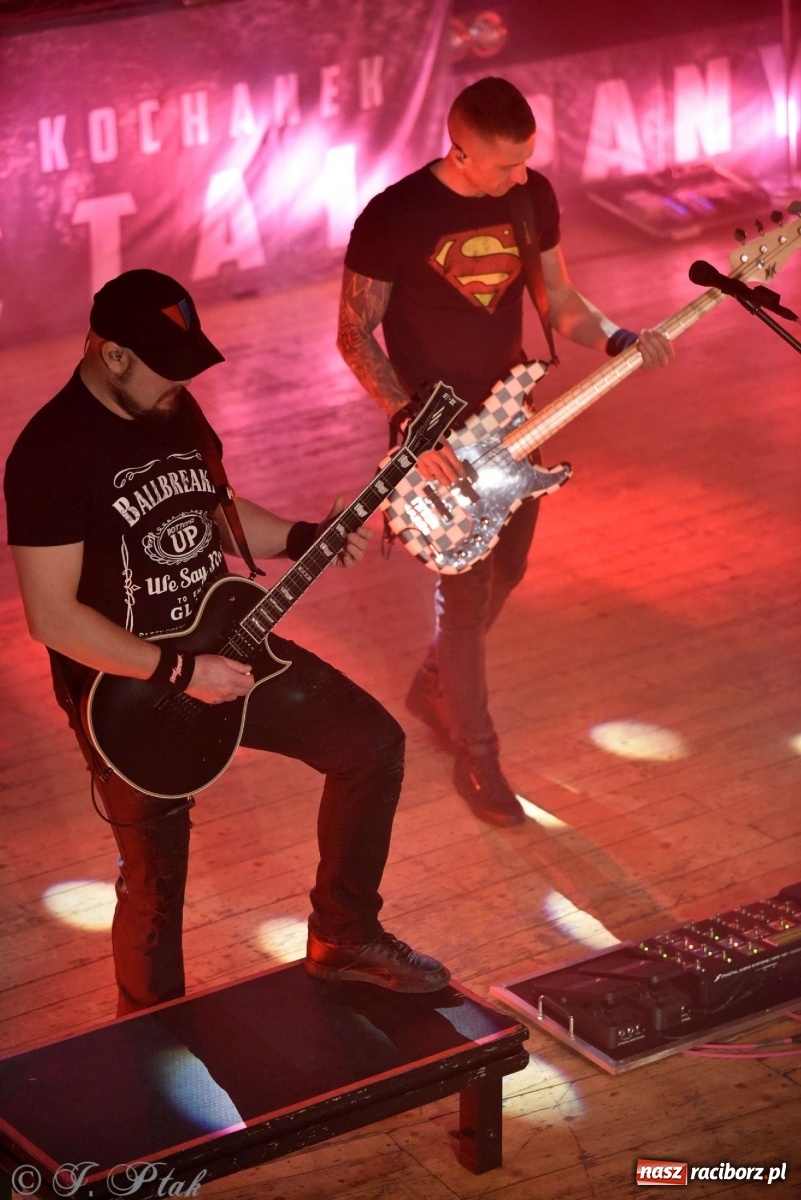 Zdjęcie w galerii na portalu naszraciborz.pl: NOCNY KOCHANEK w Raciborzu. Mocne brzmienie na deskach RCK wiadomości z regionu