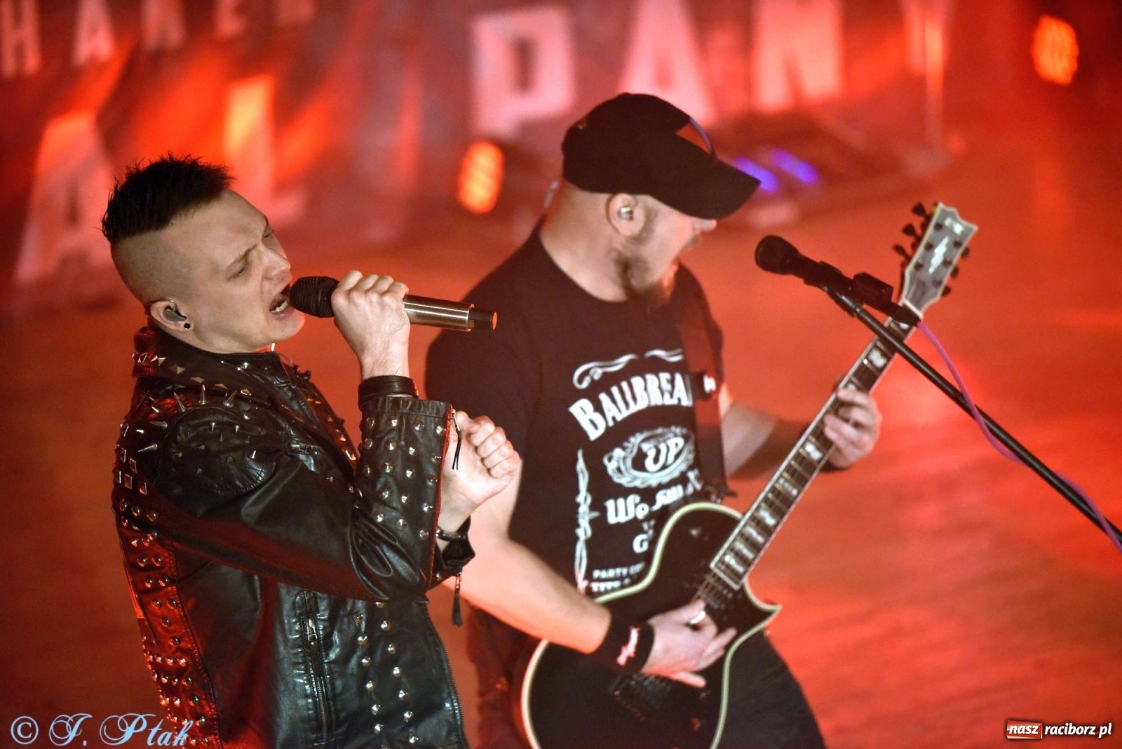 Zdjęcie w galerii na portalu naszraciborz.pl: NOCNY KOCHANEK w Raciborzu. Mocne brzmienie na deskach RCK wiadomości z regionu