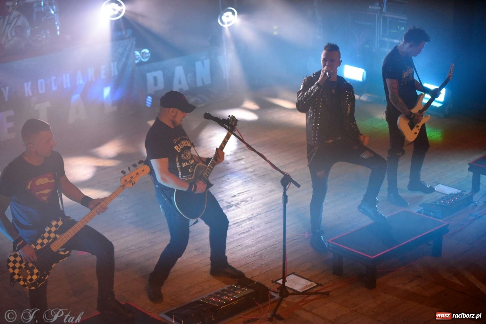 Zdjęcie w galerii na portalu naszraciborz.pl: NOCNY KOCHANEK w Raciborzu. Mocne brzmienie na deskach RCK wiadomości z regionu