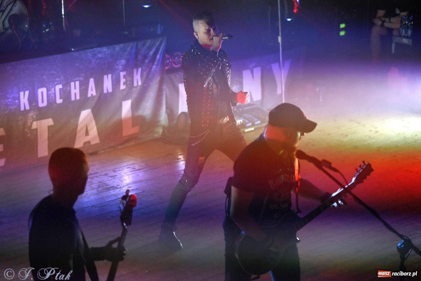 Zdjęcie w galerii na portalu naszraciborz.pl: NOCNY KOCHANEK w Raciborzu. Mocne brzmienie na deskach RCK wiadomości z regionu