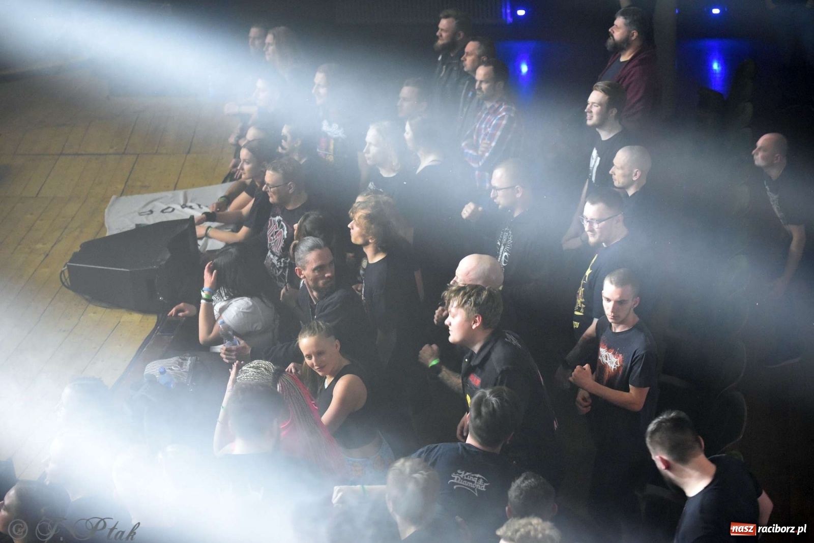 Zdjęcie w galerii na portalu naszraciborz.pl: NOCNY KOCHANEK w Raciborzu. Mocne brzmienie na deskach RCK wiadomości z regionu