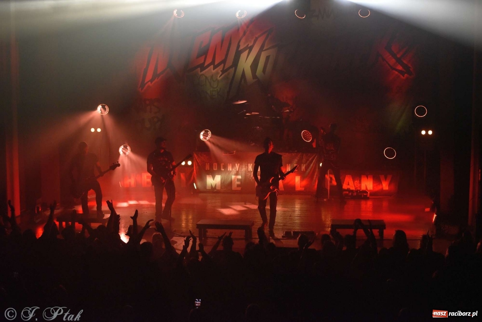 Zdjęcie w galerii na portalu naszraciborz.pl: NOCNY KOCHANEK w Raciborzu. Mocne brzmienie na deskach RCK wiadomości z regionu