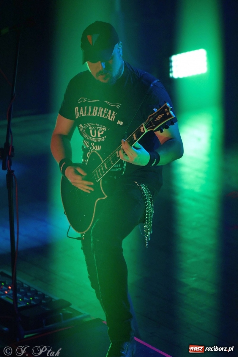 Zdjęcie w galerii na portalu naszraciborz.pl: NOCNY KOCHANEK w Raciborzu. Mocne brzmienie na deskach RCK wiadomości z regionu