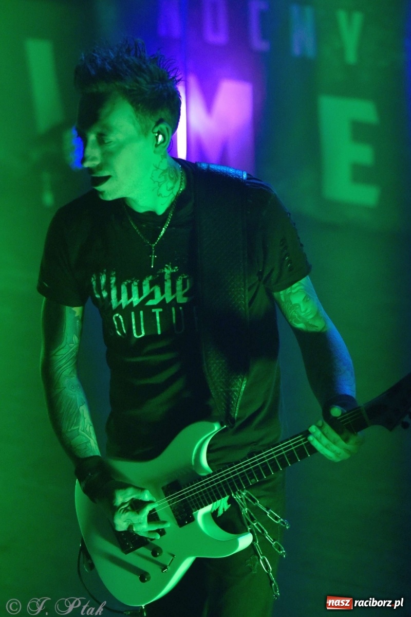 Zdjęcie w galerii na portalu naszraciborz.pl: NOCNY KOCHANEK w Raciborzu. Mocne brzmienie na deskach RCK wiadomości z regionu