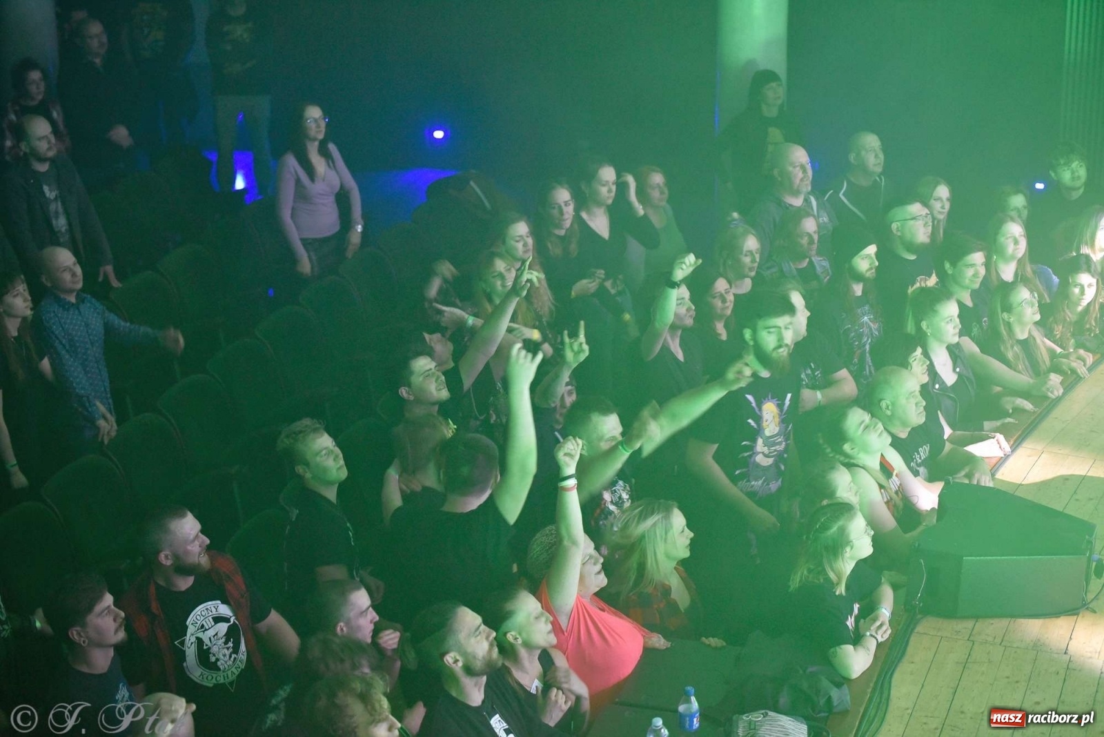 Zdjęcie w galerii na portalu naszraciborz.pl: NOCNY KOCHANEK w Raciborzu. Mocne brzmienie na deskach RCK wiadomości z regionu