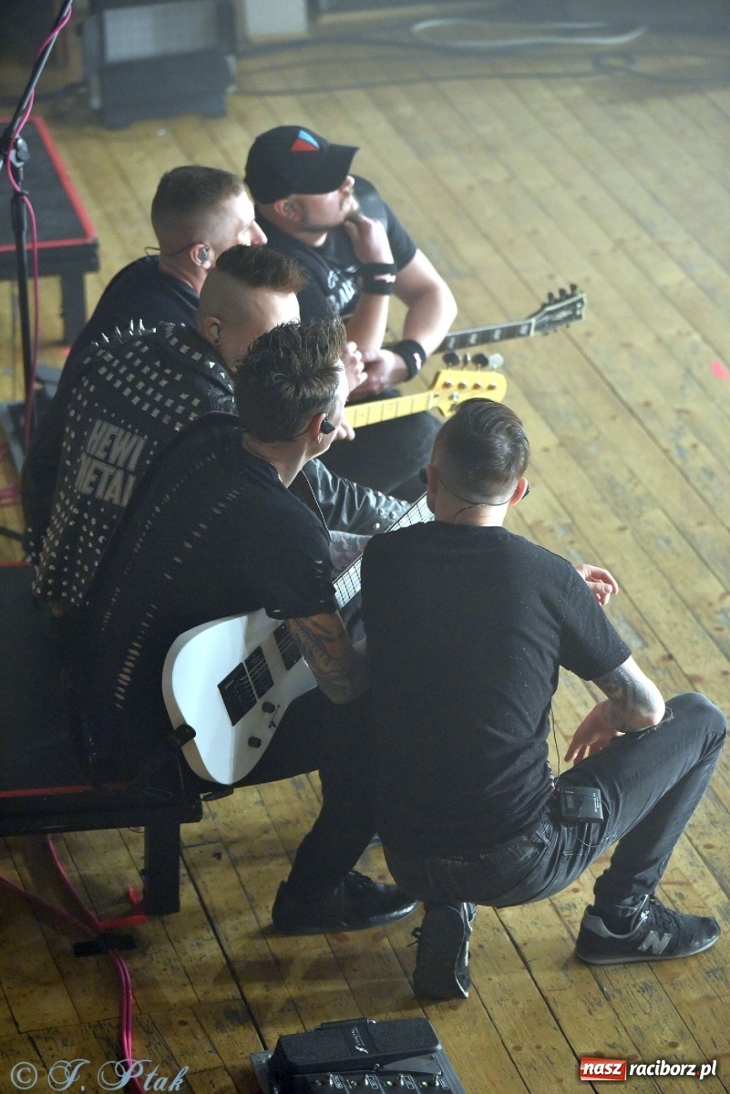 Zdjęcie w galerii na portalu naszraciborz.pl: NOCNY KOCHANEK w Raciborzu. Mocne brzmienie na deskach RCK wiadomości z regionu