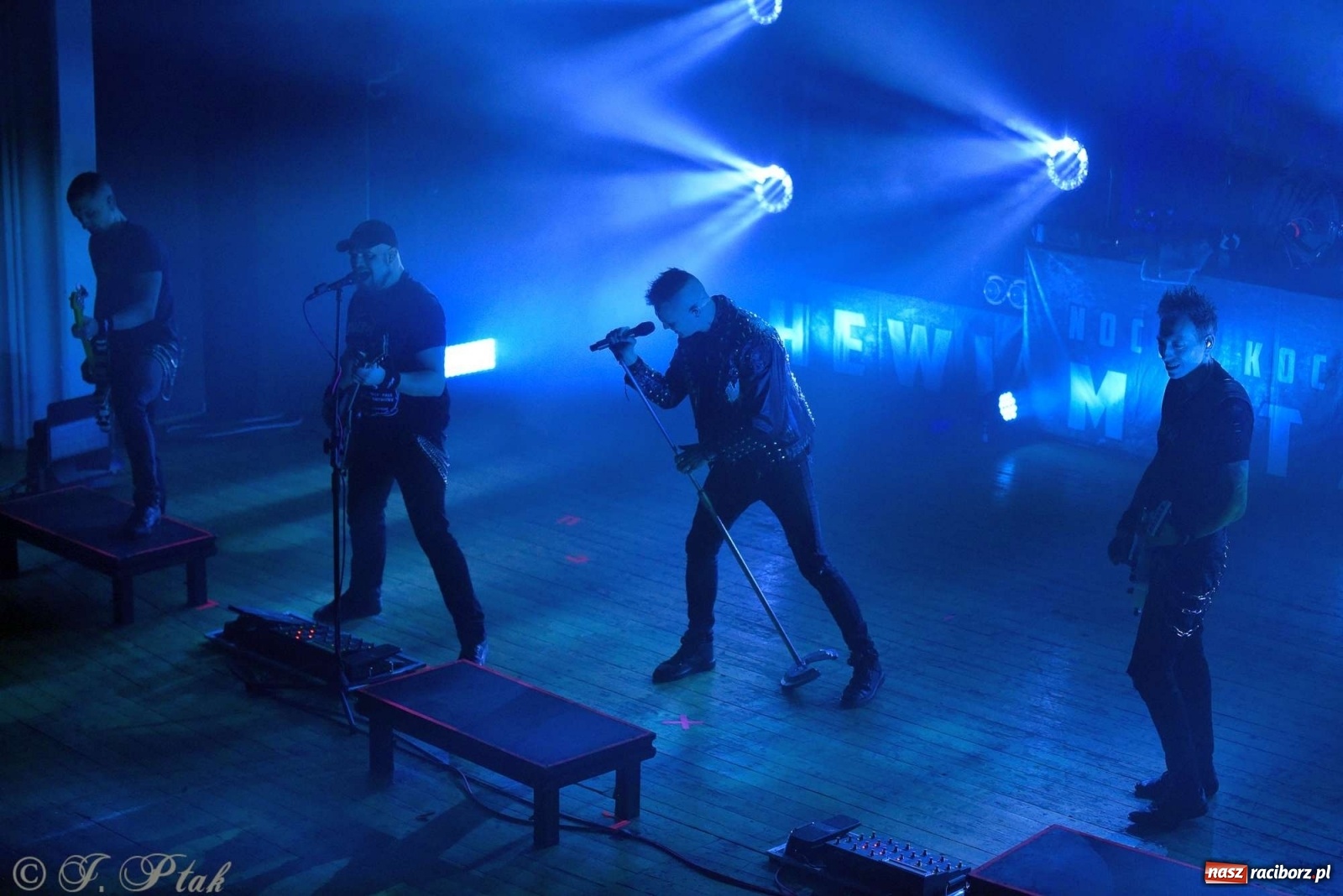 Zdjęcie w galerii na portalu naszraciborz.pl: NOCNY KOCHANEK w Raciborzu. Mocne brzmienie na deskach RCK wiadomości z regionu