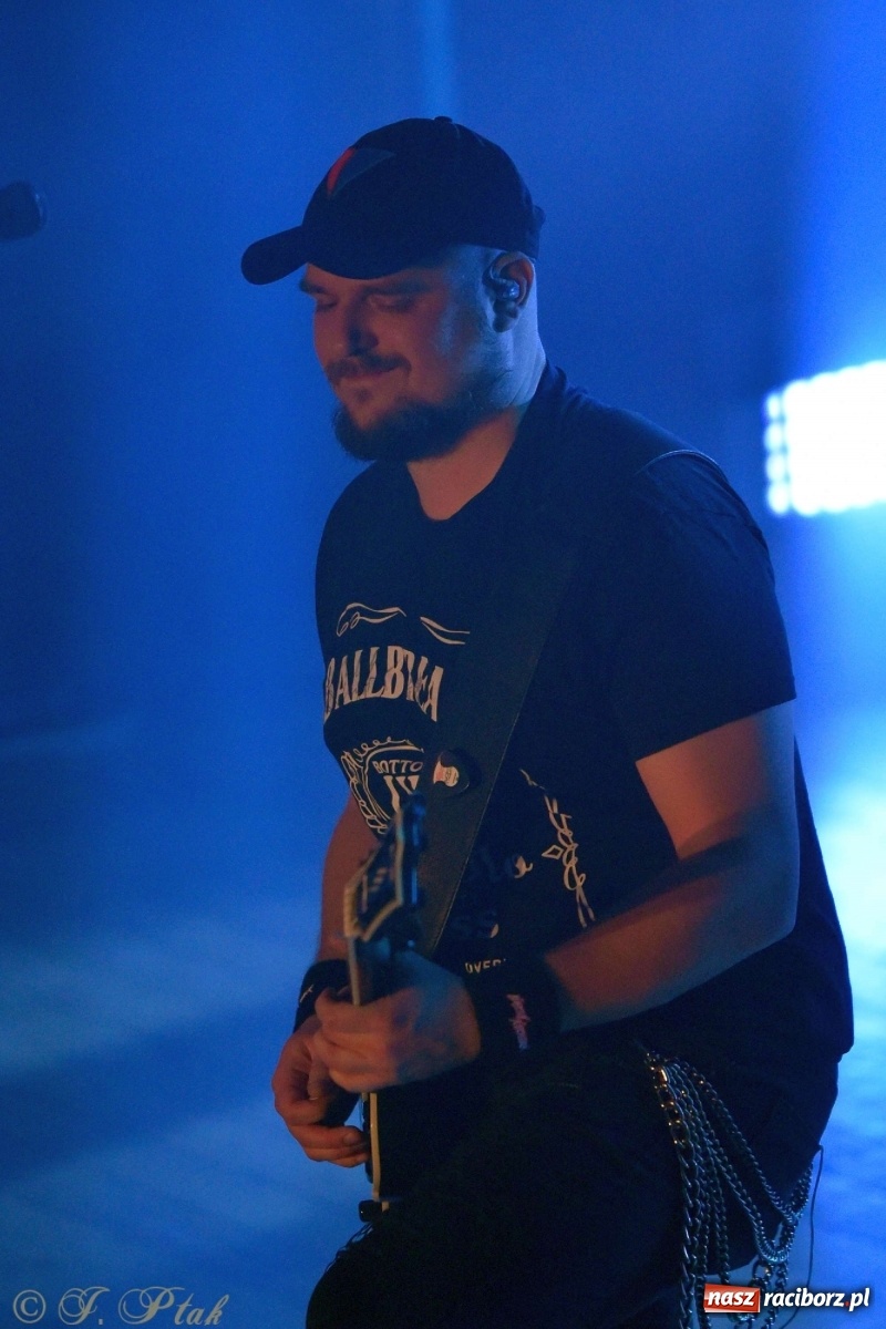 Zdjęcie w galerii na portalu naszraciborz.pl: NOCNY KOCHANEK w Raciborzu. Mocne brzmienie na deskach RCK wiadomości z regionu