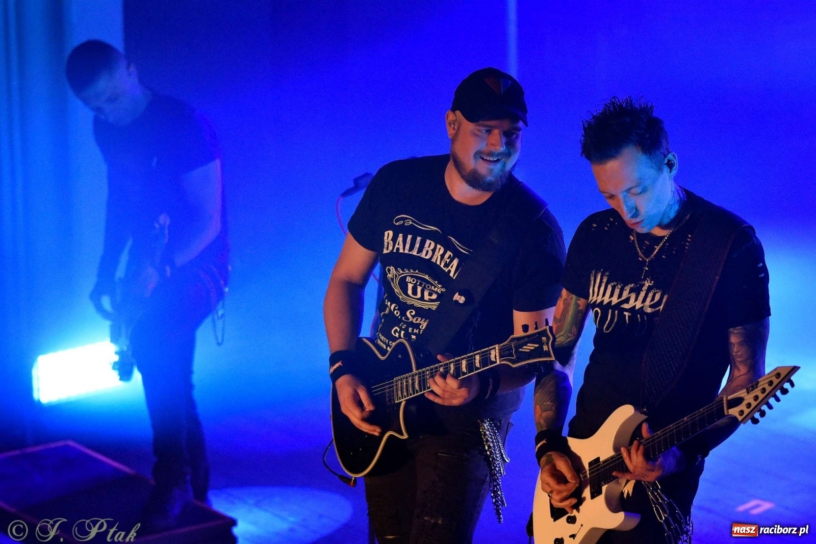 Zdjęcie w galerii na portalu naszraciborz.pl: NOCNY KOCHANEK w Raciborzu. Mocne brzmienie na deskach RCK wiadomości z regionu