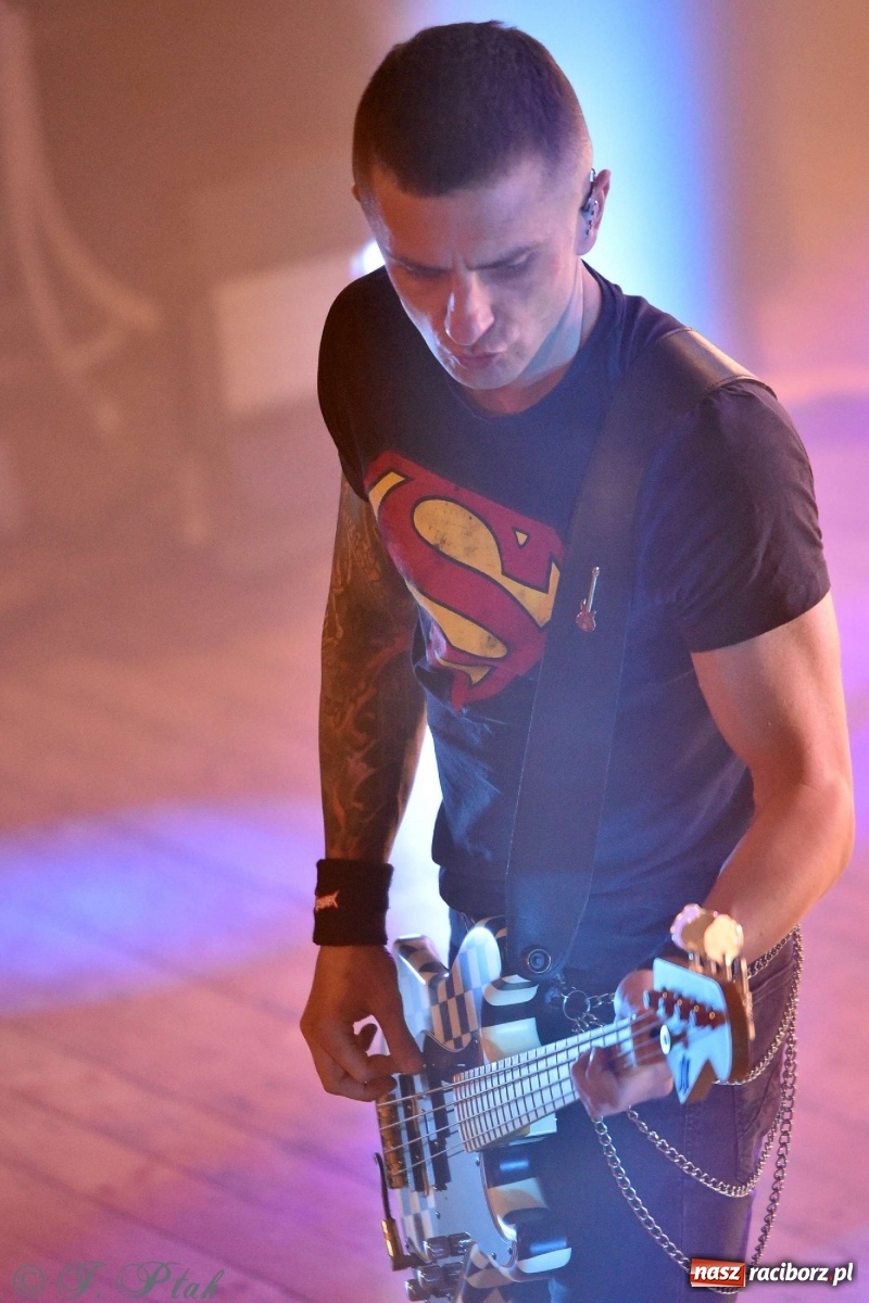 Zdjęcie w galerii na portalu naszraciborz.pl: NOCNY KOCHANEK w Raciborzu. Mocne brzmienie na deskach RCK wiadomości z regionu