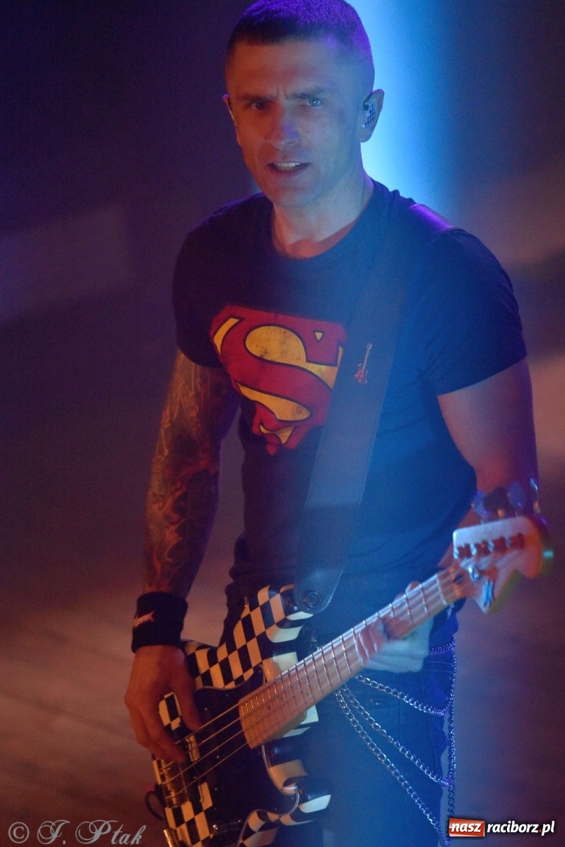 Zdjęcie w galerii na portalu naszraciborz.pl: NOCNY KOCHANEK w Raciborzu. Mocne brzmienie na deskach RCK wiadomości z regionu