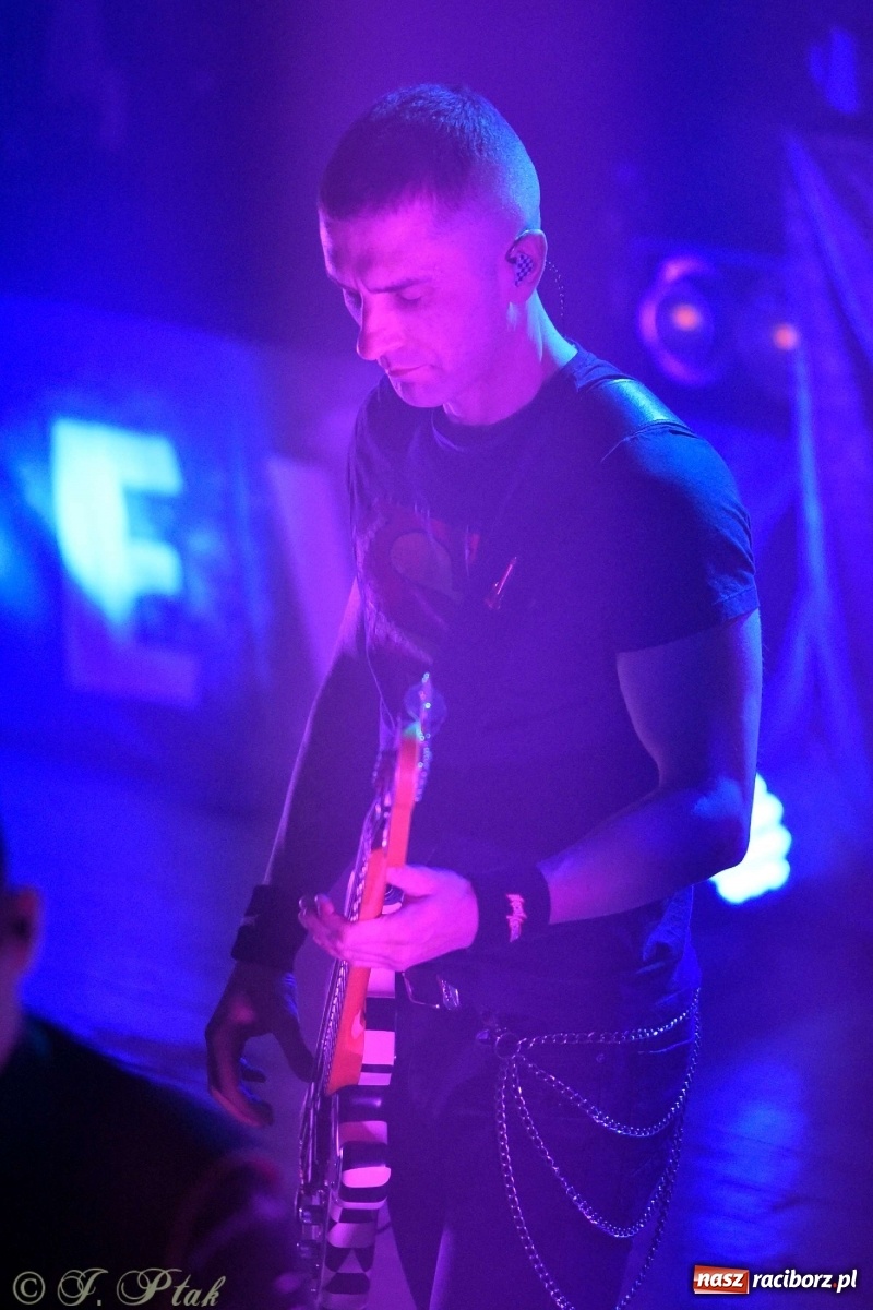 Zdjęcie w galerii na portalu naszraciborz.pl: NOCNY KOCHANEK w Raciborzu. Mocne brzmienie na deskach RCK wiadomości z regionu