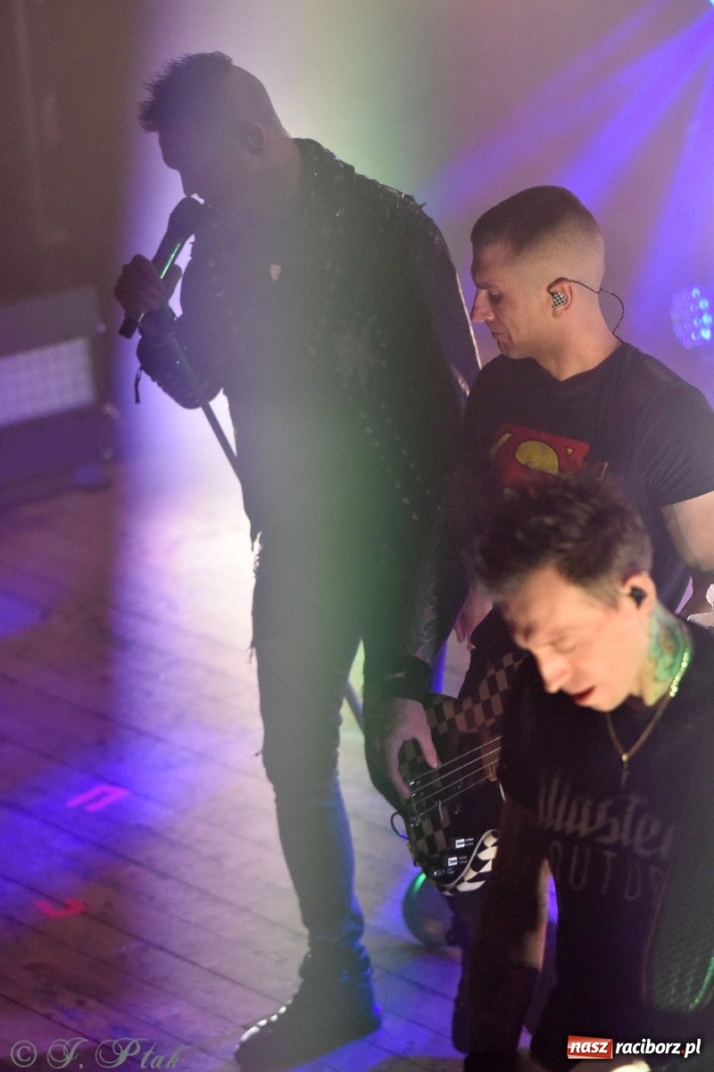 Zdjęcie w galerii na portalu naszraciborz.pl: NOCNY KOCHANEK w Raciborzu. Mocne brzmienie na deskach RCK wiadomości z regionu