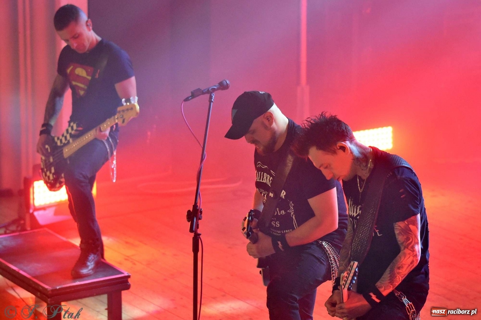 Zdjęcie w galerii na portalu naszraciborz.pl: NOCNY KOCHANEK w Raciborzu. Mocne brzmienie na deskach RCK wiadomości z regionu