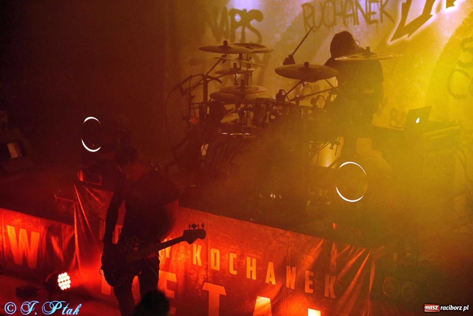 Zdjęcie w galerii na portalu naszraciborz.pl: NOCNY KOCHANEK w Raciborzu. Mocne brzmienie na deskach RCK wiadomości z regionu