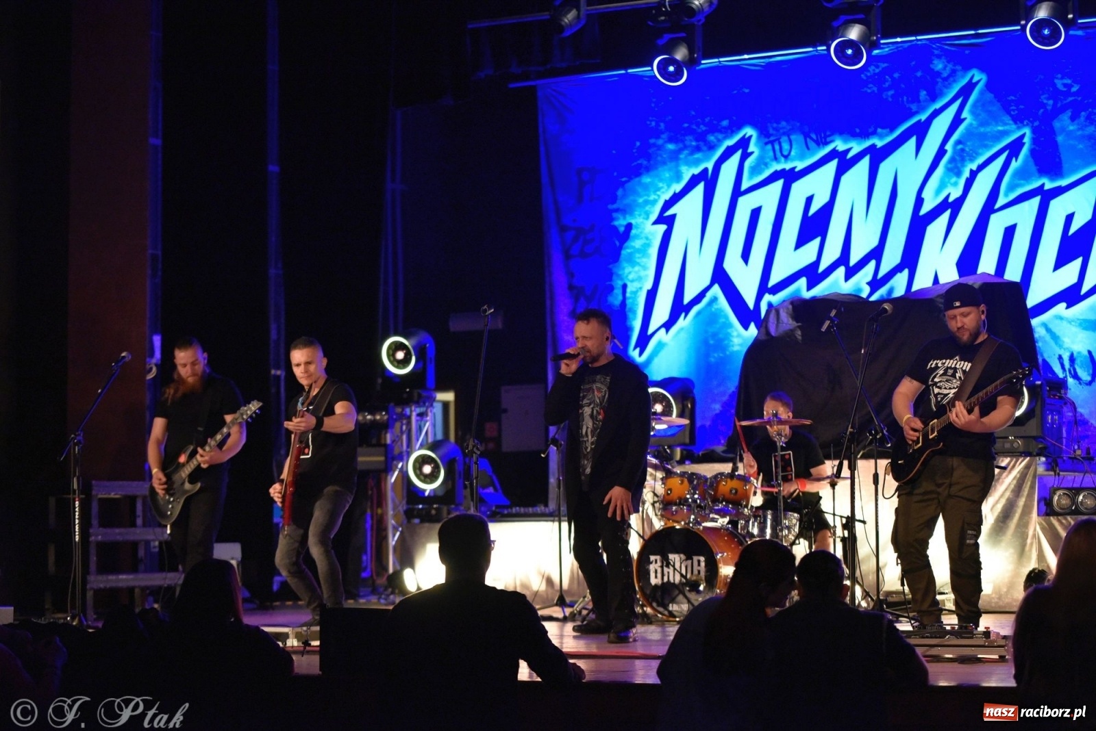 Zdjęcie w galerii na portalu naszraciborz.pl: Krzycz, kiedy trzeba. Batna na scenie RCK wiadomości z regionu