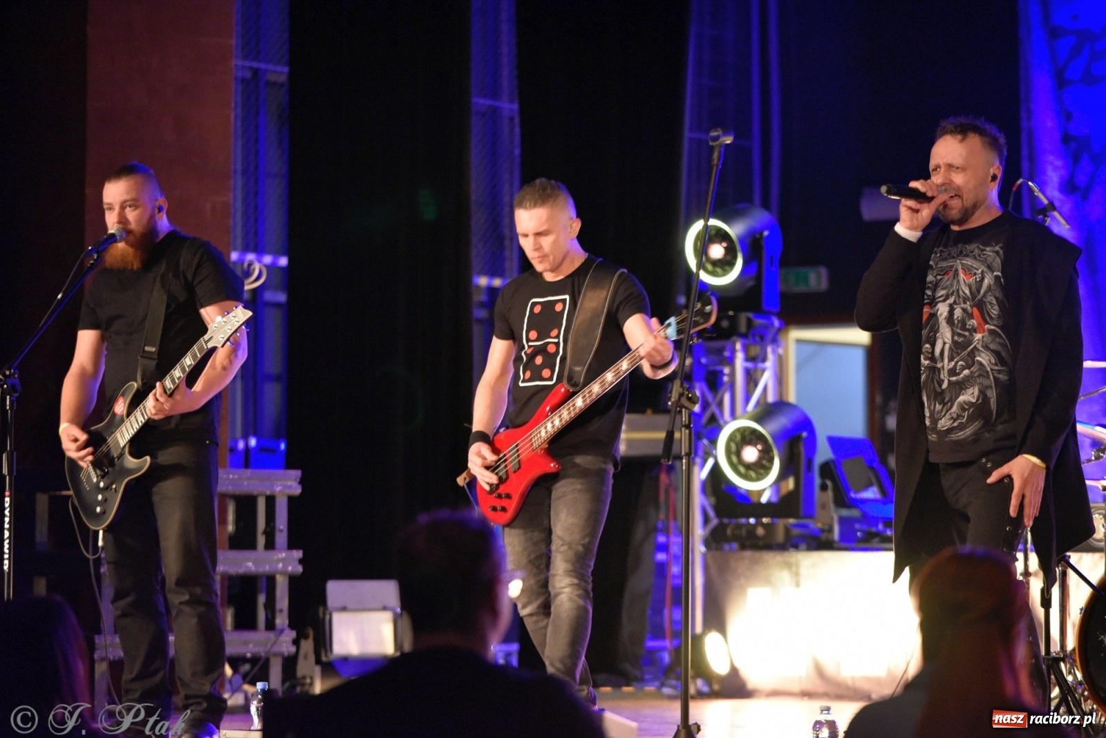 Zdjęcie w galerii na portalu naszraciborz.pl: Krzycz, kiedy trzeba. Batna na scenie RCK wiadomości z regionu