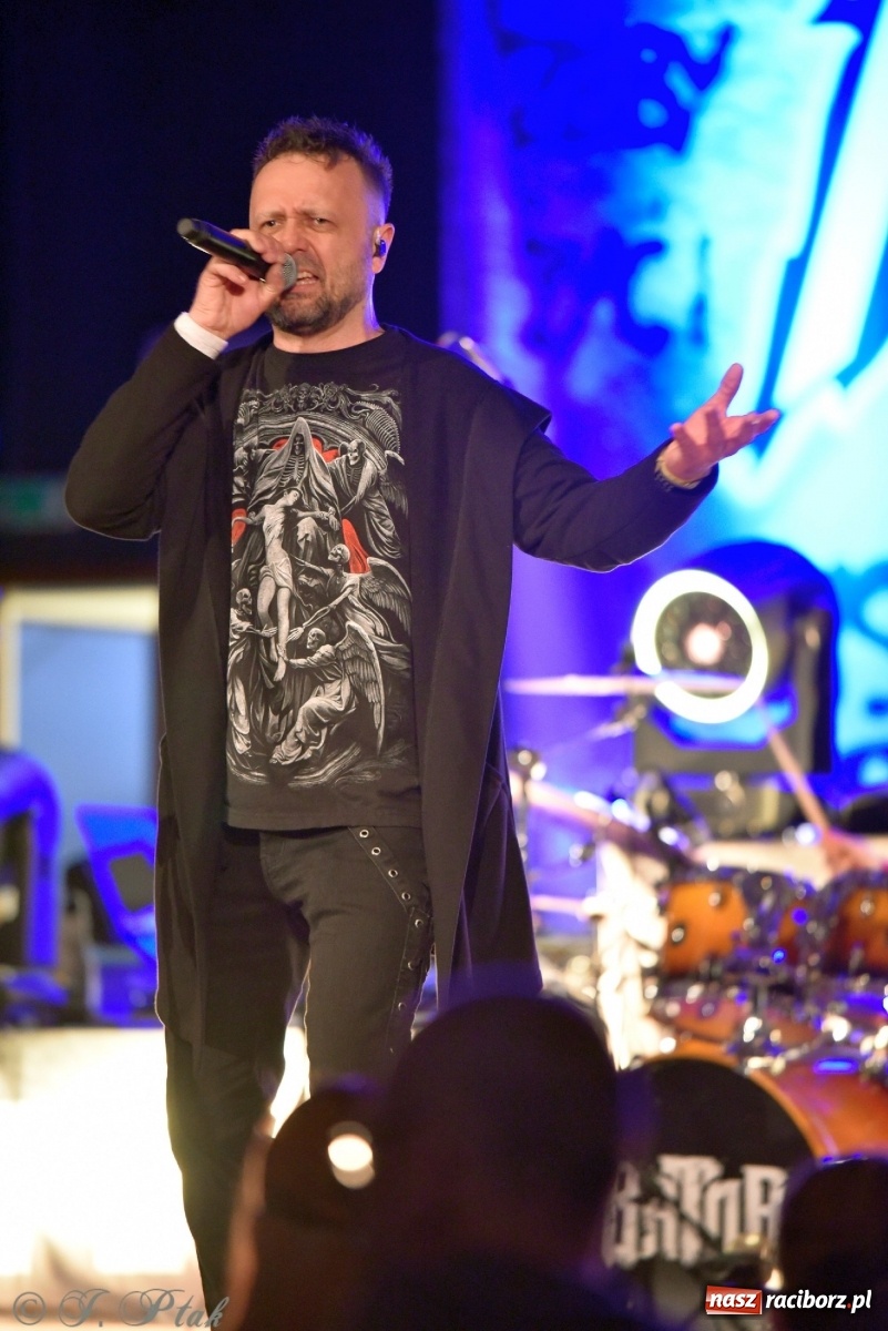Zdjęcie w galerii na portalu naszraciborz.pl: Krzycz, kiedy trzeba. Batna na scenie RCK wiadomości z regionu