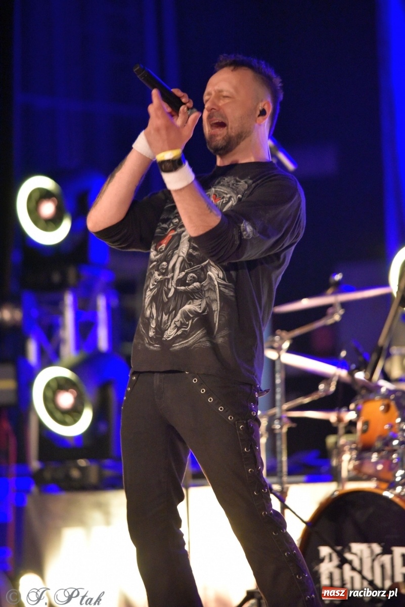 Zdjęcie w galerii na portalu naszraciborz.pl: Krzycz, kiedy trzeba. Batna na scenie RCK wiadomości z regionu