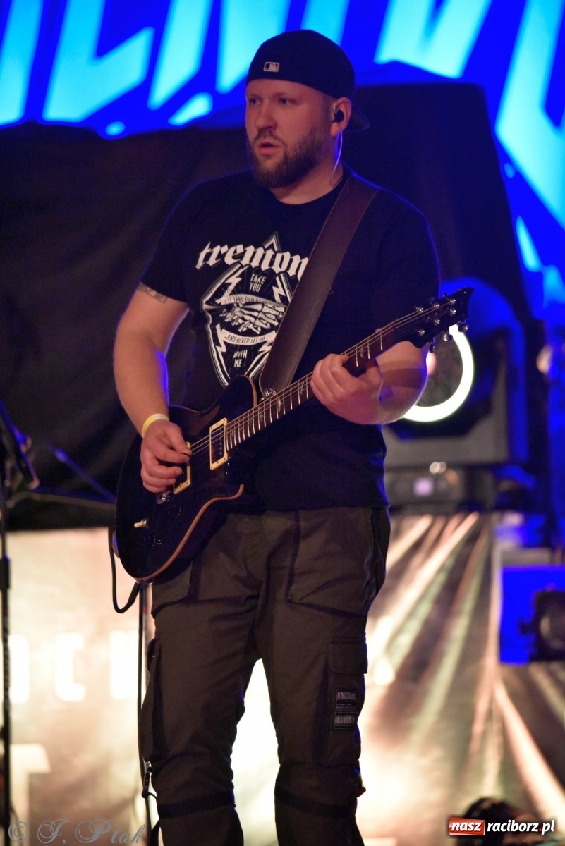 Zdjęcie w galerii na portalu naszraciborz.pl: Krzycz, kiedy trzeba. Batna na scenie RCK wiadomości z regionu