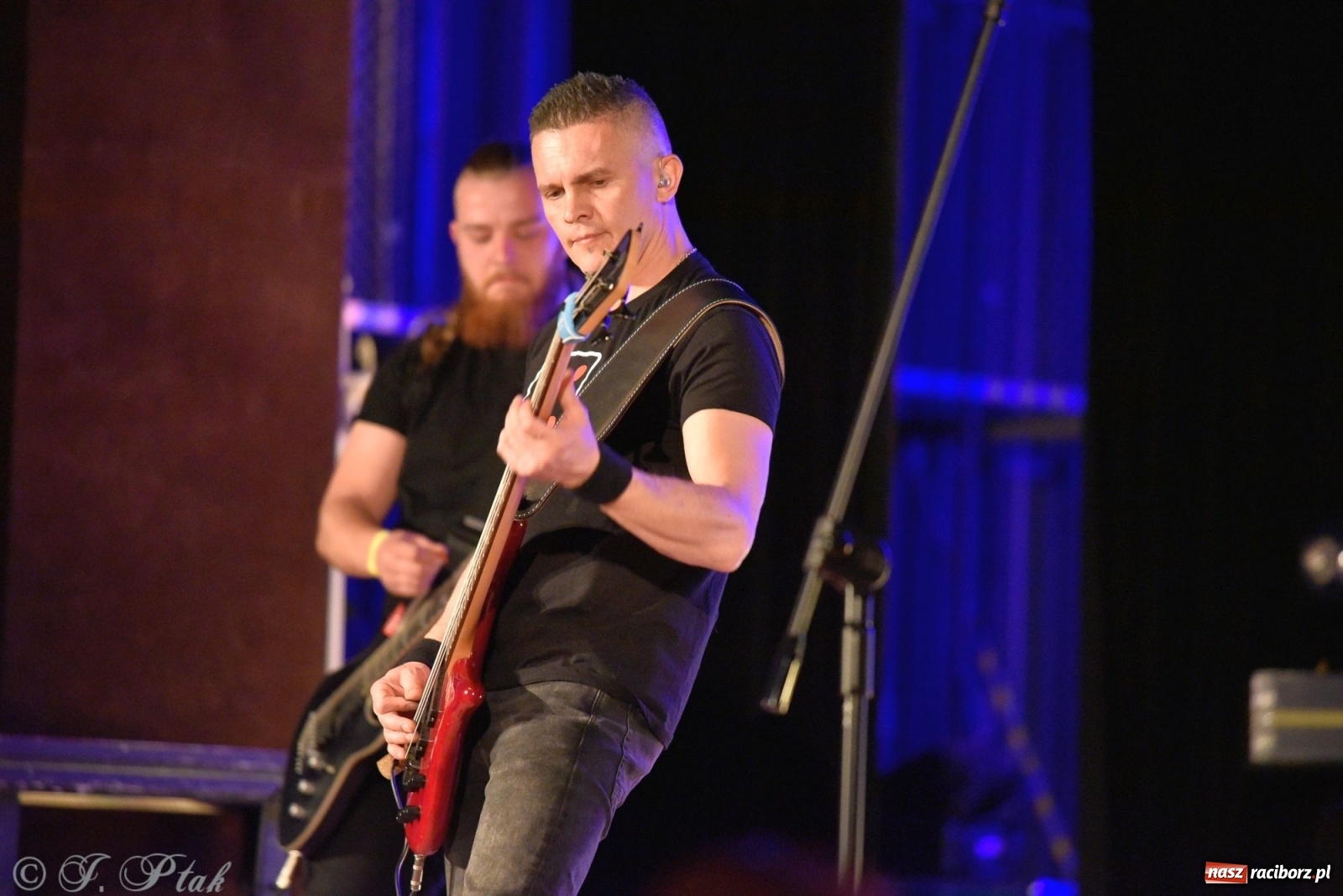 Zdjęcie w galerii na portalu naszraciborz.pl: Krzycz, kiedy trzeba. Batna na scenie RCK wiadomości z regionu