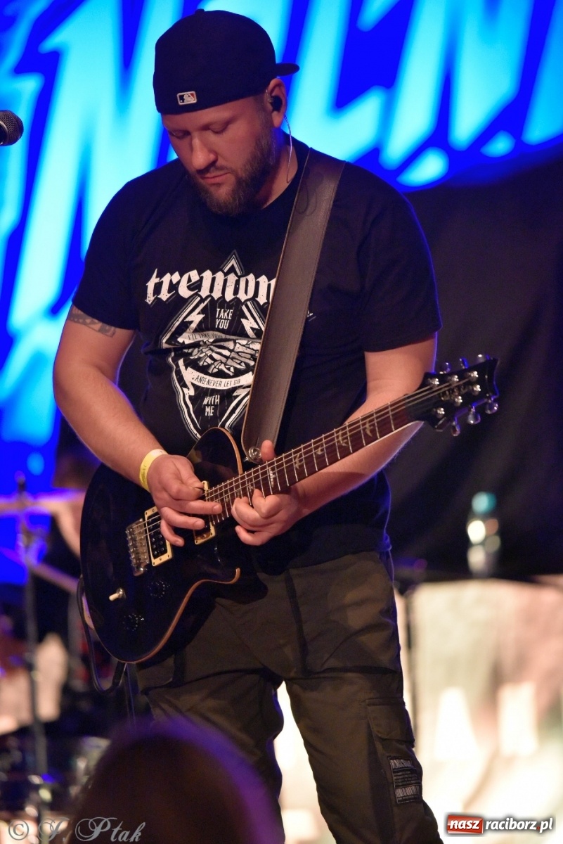 Zdjęcie w galerii na portalu naszraciborz.pl: Krzycz, kiedy trzeba. Batna na scenie RCK wiadomości z regionu