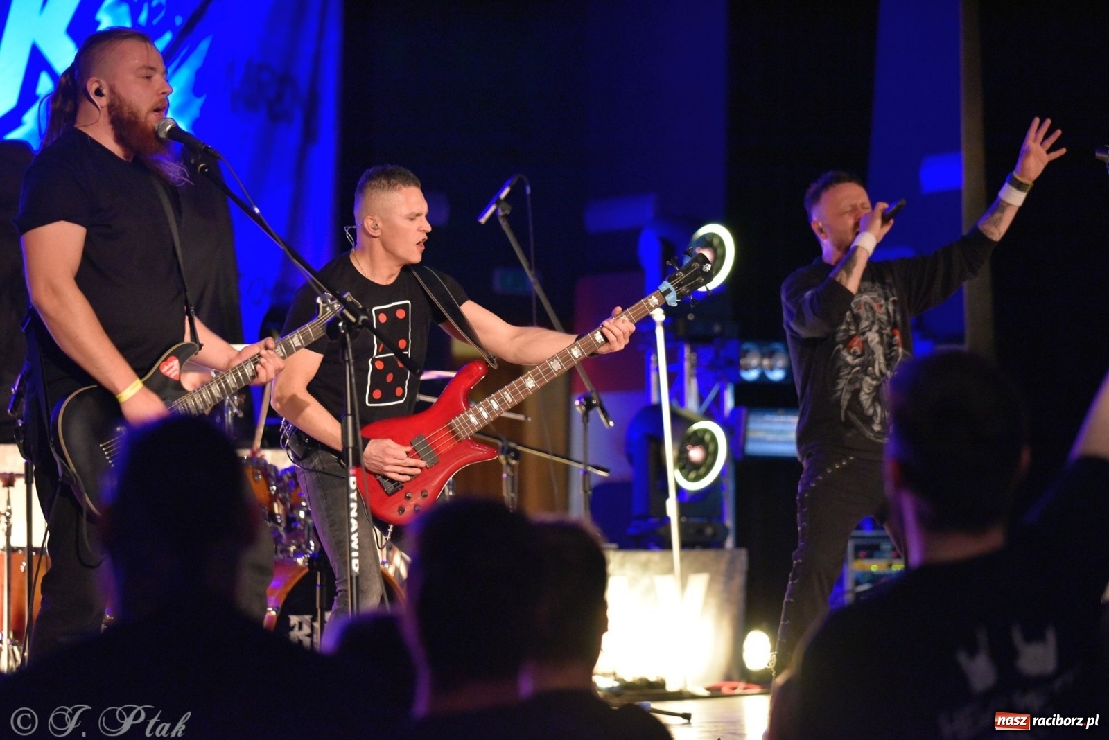 Zdjęcie w galerii na portalu naszraciborz.pl: Krzycz, kiedy trzeba. Batna na scenie RCK wiadomości z regionu