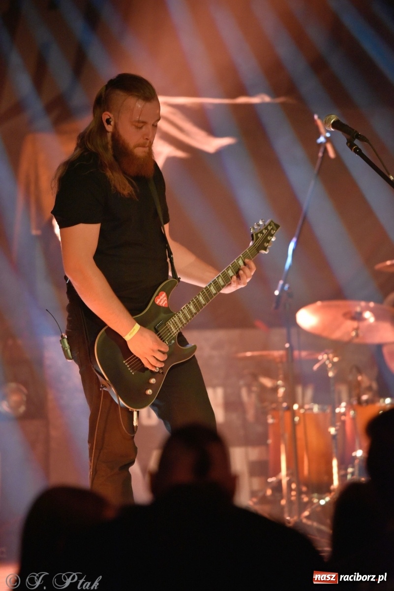 Zdjęcie w galerii na portalu naszraciborz.pl: Krzycz, kiedy trzeba. Batna na scenie RCK wiadomości z regionu