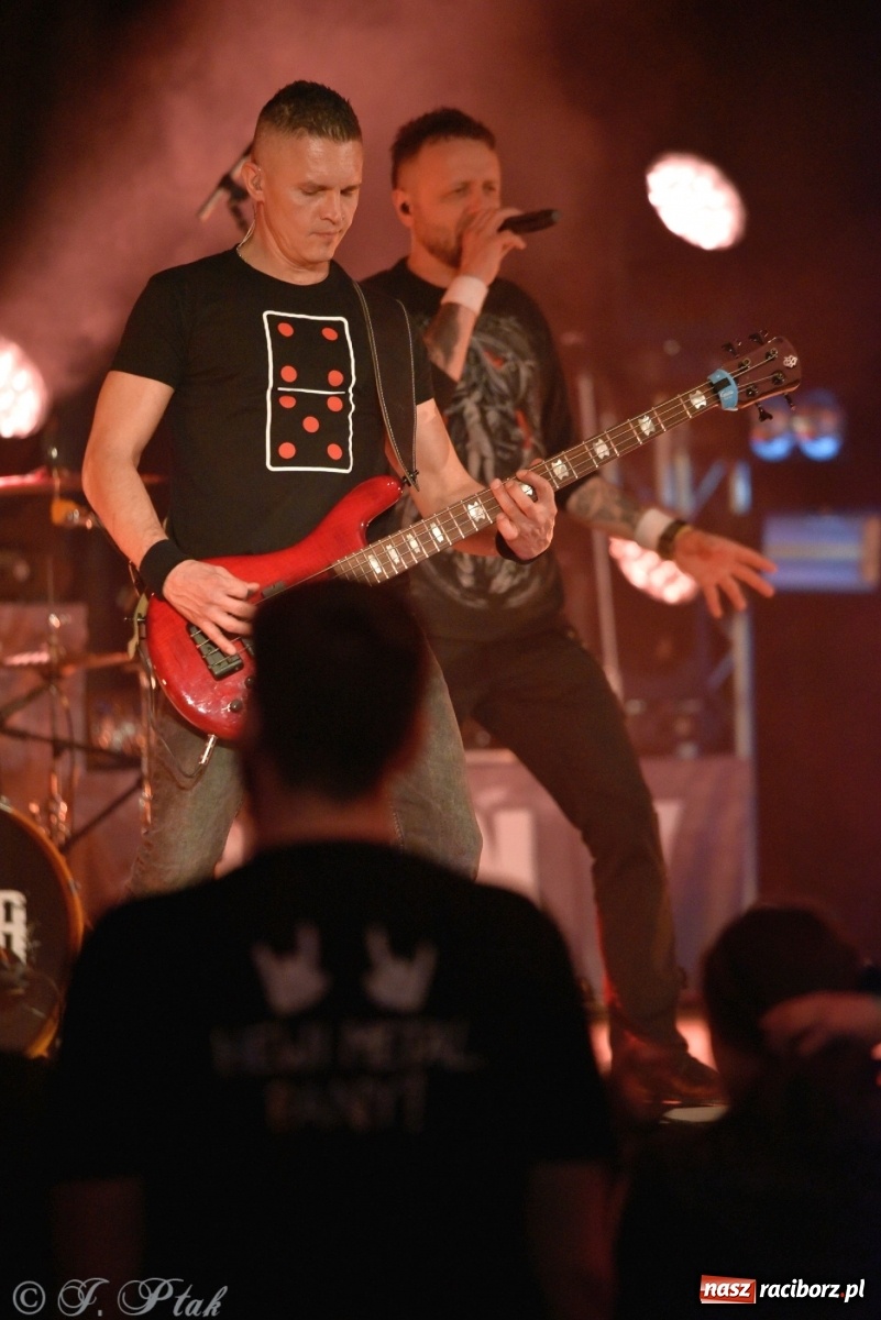 Zdjęcie w galerii na portalu naszraciborz.pl: Krzycz, kiedy trzeba. Batna na scenie RCK wiadomości z regionu