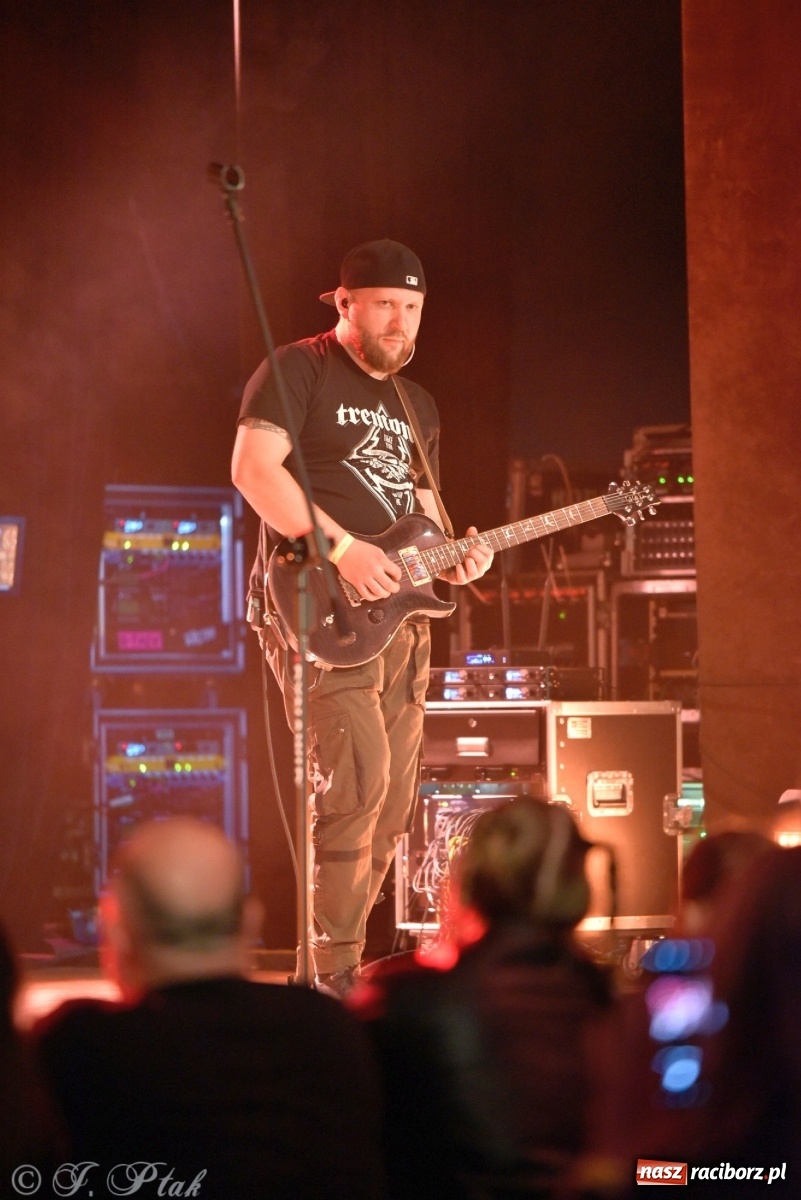 Zdjęcie w galerii na portalu naszraciborz.pl: Krzycz, kiedy trzeba. Batna na scenie RCK wiadomości z regionu