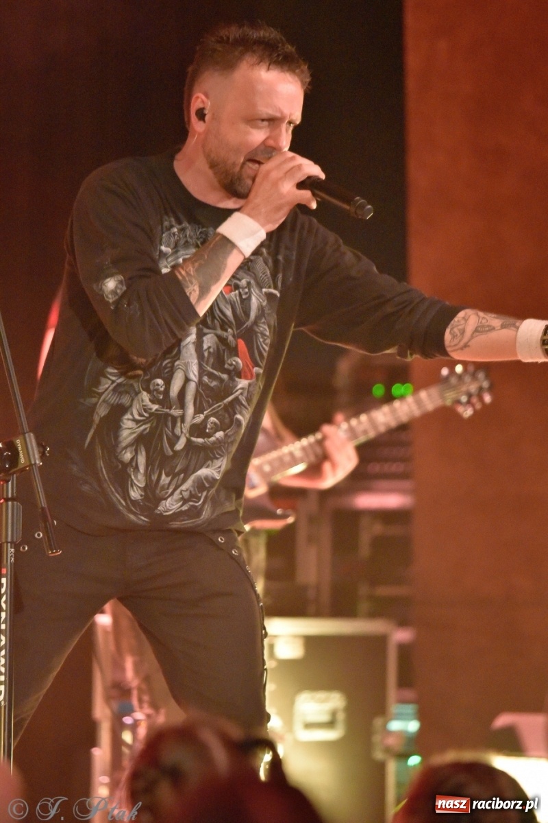 Zdjęcie w galerii na portalu naszraciborz.pl: Krzycz, kiedy trzeba. Batna na scenie RCK wiadomości z regionu