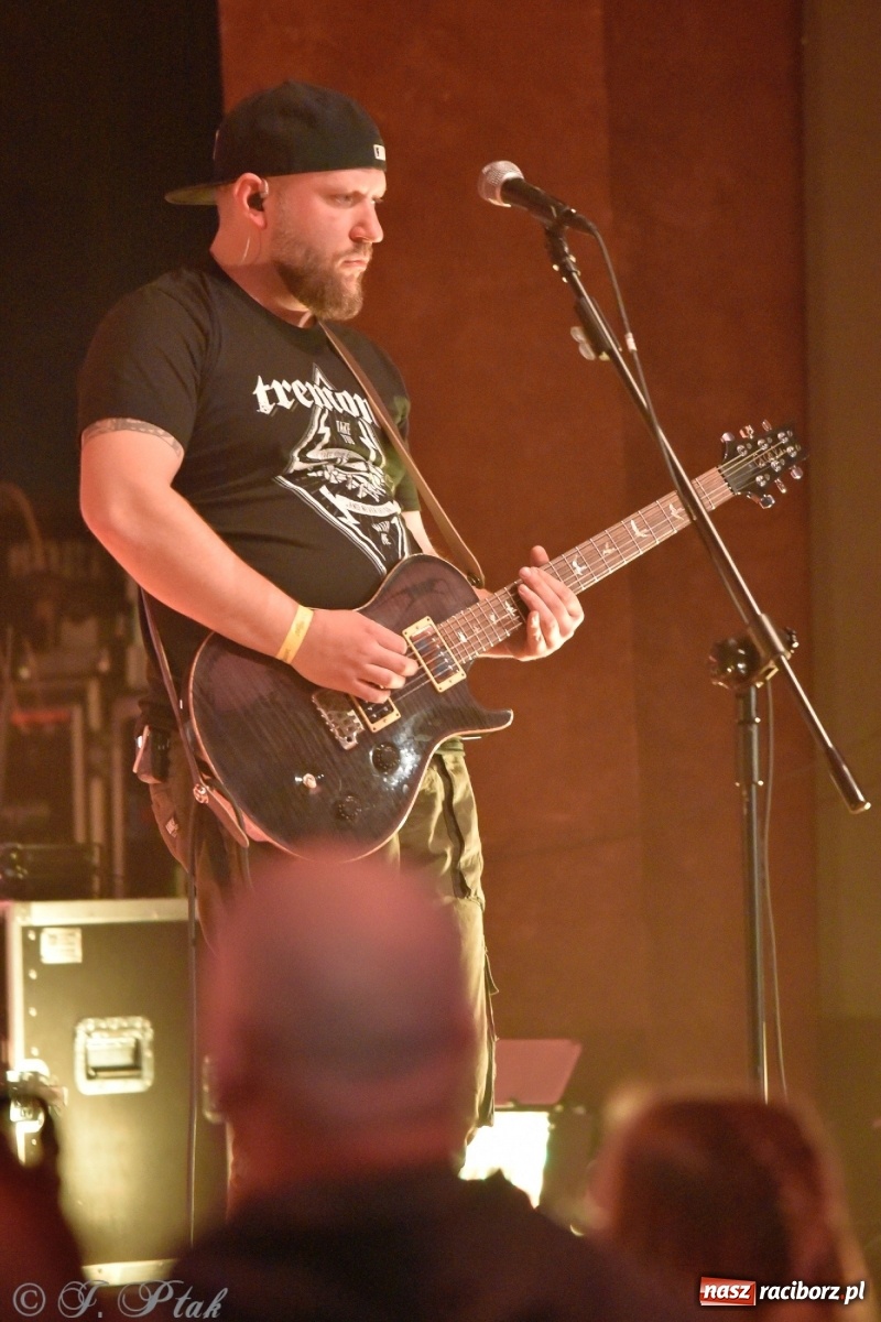 Zdjęcie w galerii na portalu naszraciborz.pl: Krzycz, kiedy trzeba. Batna na scenie RCK wiadomości z regionu