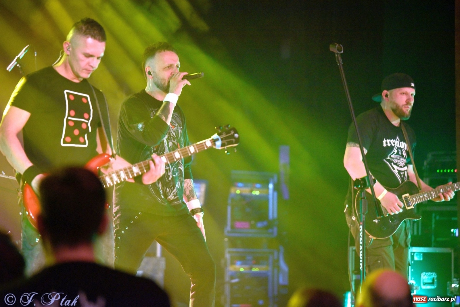 Zdjęcie w galerii na portalu naszraciborz.pl: Krzycz, kiedy trzeba. Batna na scenie RCK wiadomości z regionu