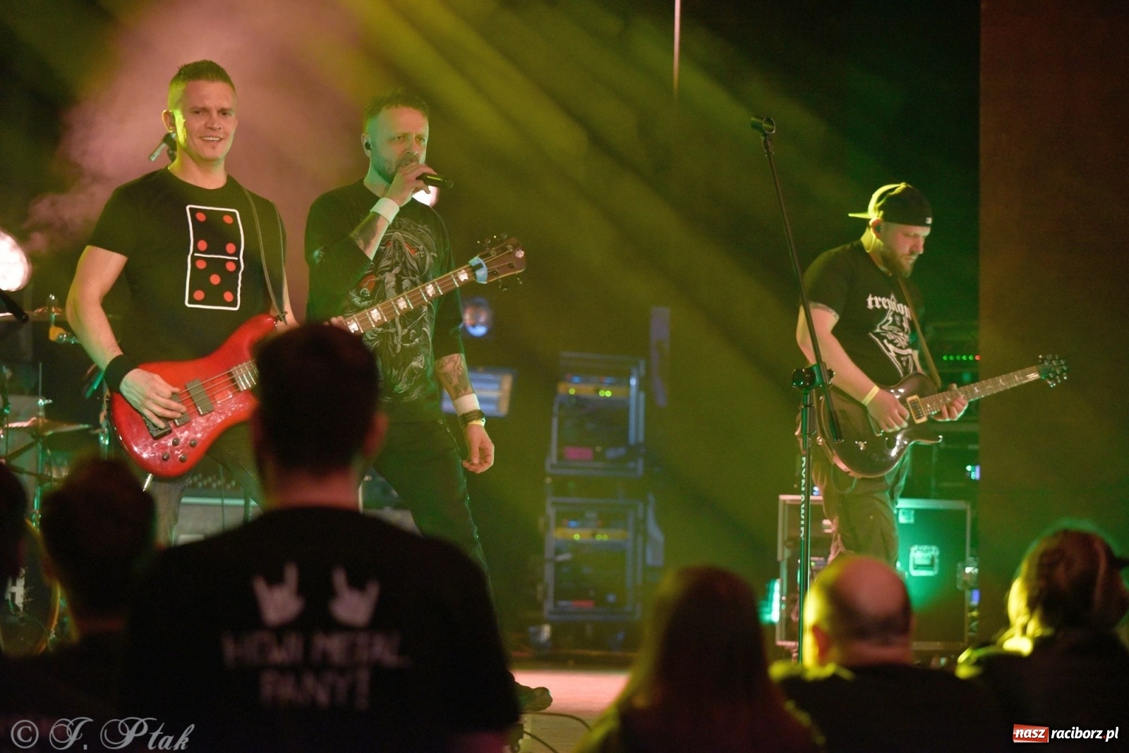 Zdjęcie w galerii na portalu naszraciborz.pl: Krzycz, kiedy trzeba. Batna na scenie RCK wiadomości z regionu