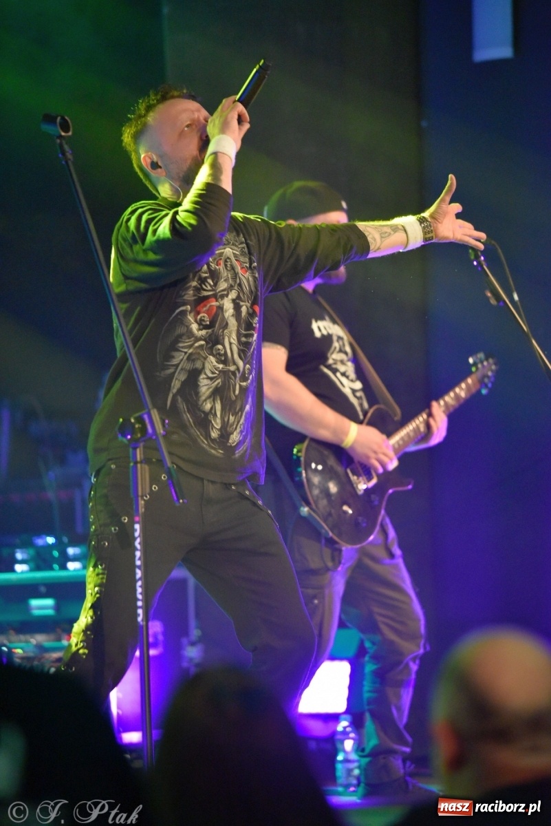 Zdjęcie w galerii na portalu naszraciborz.pl: Krzycz, kiedy trzeba. Batna na scenie RCK wiadomości z regionu