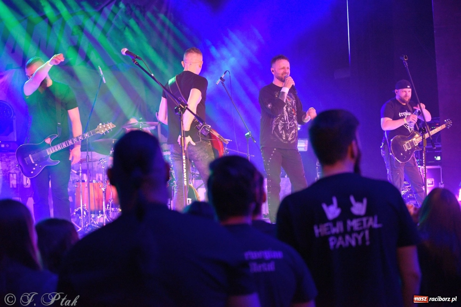 Zdjęcie w galerii na portalu naszraciborz.pl: Krzycz, kiedy trzeba. Batna na scenie RCK wiadomości z regionu