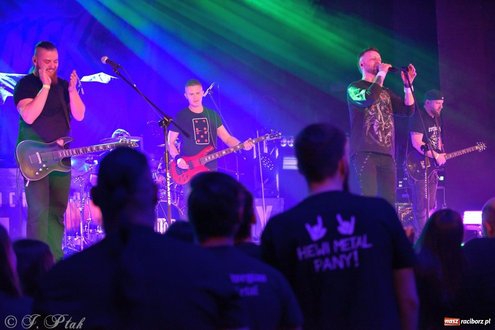 Zdjęcie w galerii na portalu naszraciborz.pl: Krzycz, kiedy trzeba. Batna na scenie RCK wiadomości z regionu