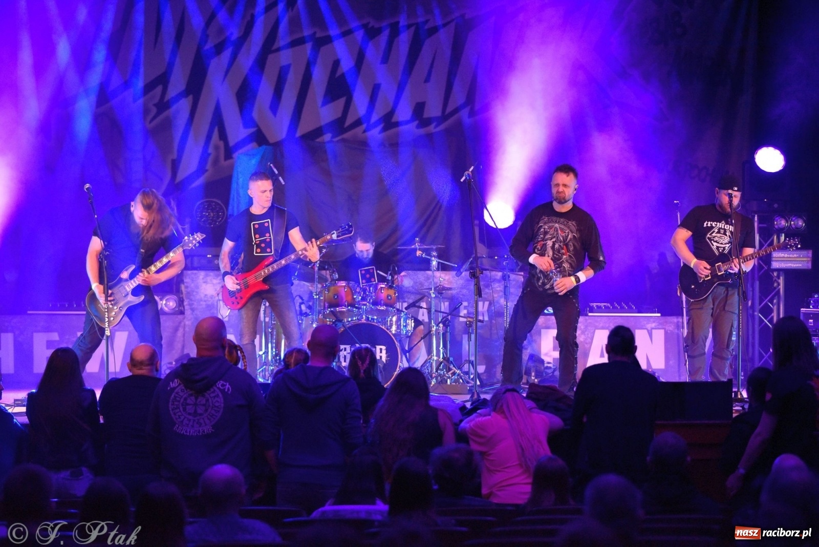 Zdjęcie w galerii na portalu naszraciborz.pl: Krzycz, kiedy trzeba. Batna na scenie RCK wiadomości z regionu