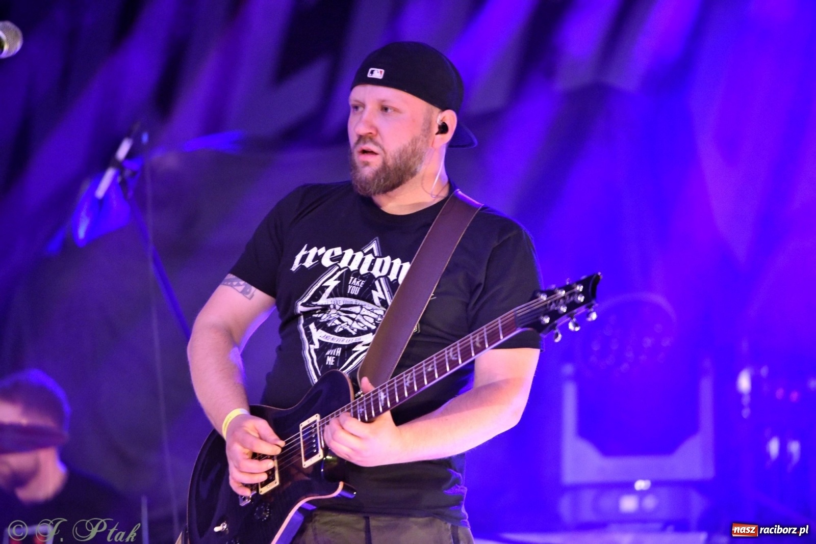 Zdjęcie w galerii na portalu naszraciborz.pl: Krzycz, kiedy trzeba. Batna na scenie RCK wiadomości z regionu