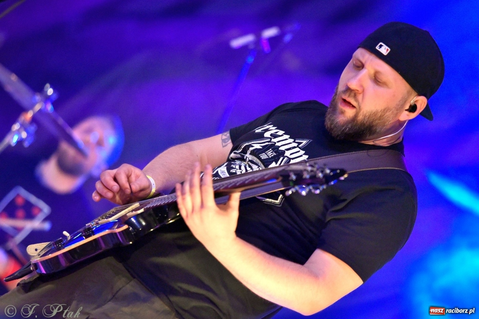 Zdjęcie w galerii na portalu naszraciborz.pl: Krzycz, kiedy trzeba. Batna na scenie RCK wiadomości z regionu