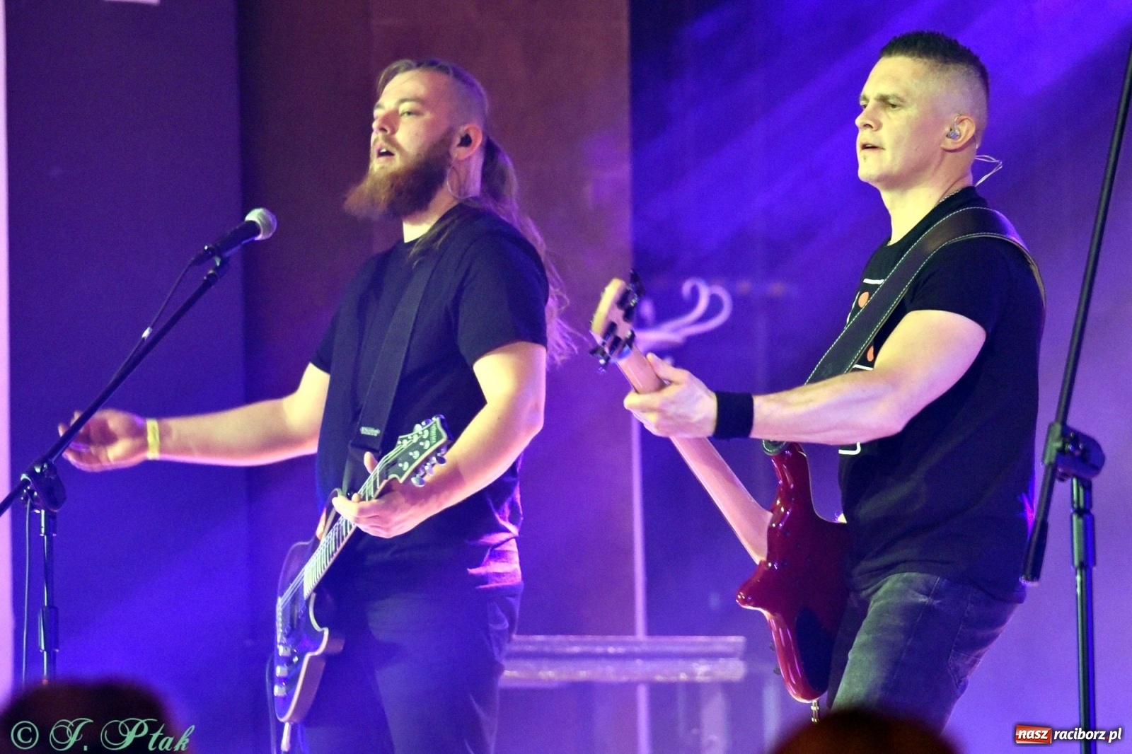 Zdjęcie w galerii na portalu naszraciborz.pl: Krzycz, kiedy trzeba. Batna na scenie RCK wiadomości z regionu